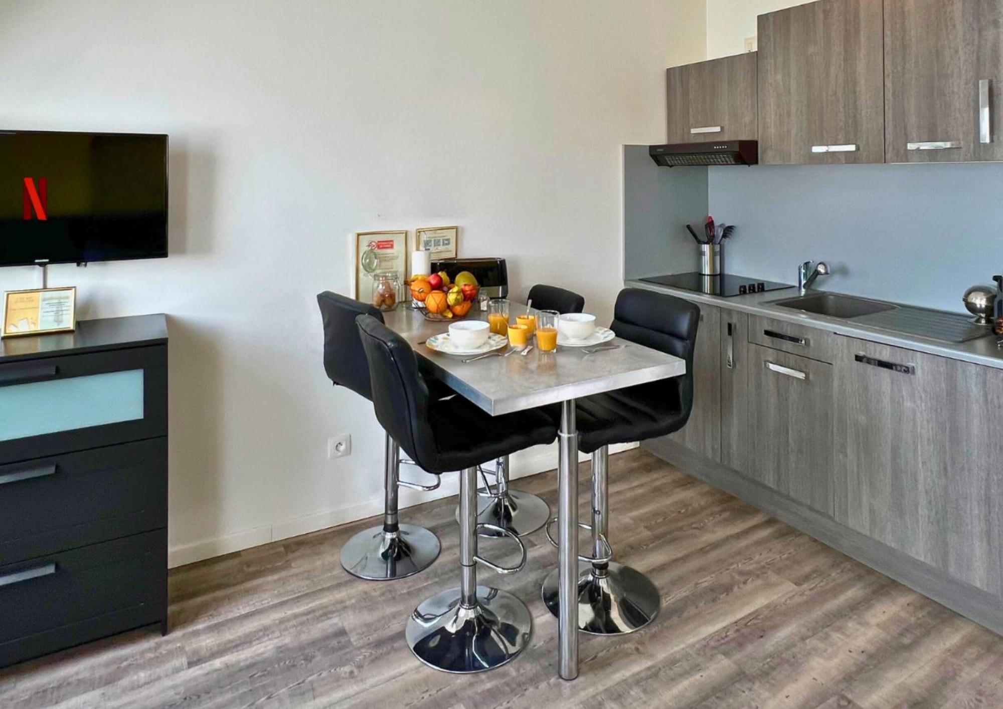 Appartement - Parking Prive Gratuit, Proche Centre-Ville Et Gare De Saint-Omer Saint-Omer (Pas-de-Calais) Kültér fotó